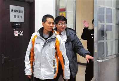 朱瑞峰:重庆警方索要不雅视频为挖出我的线人